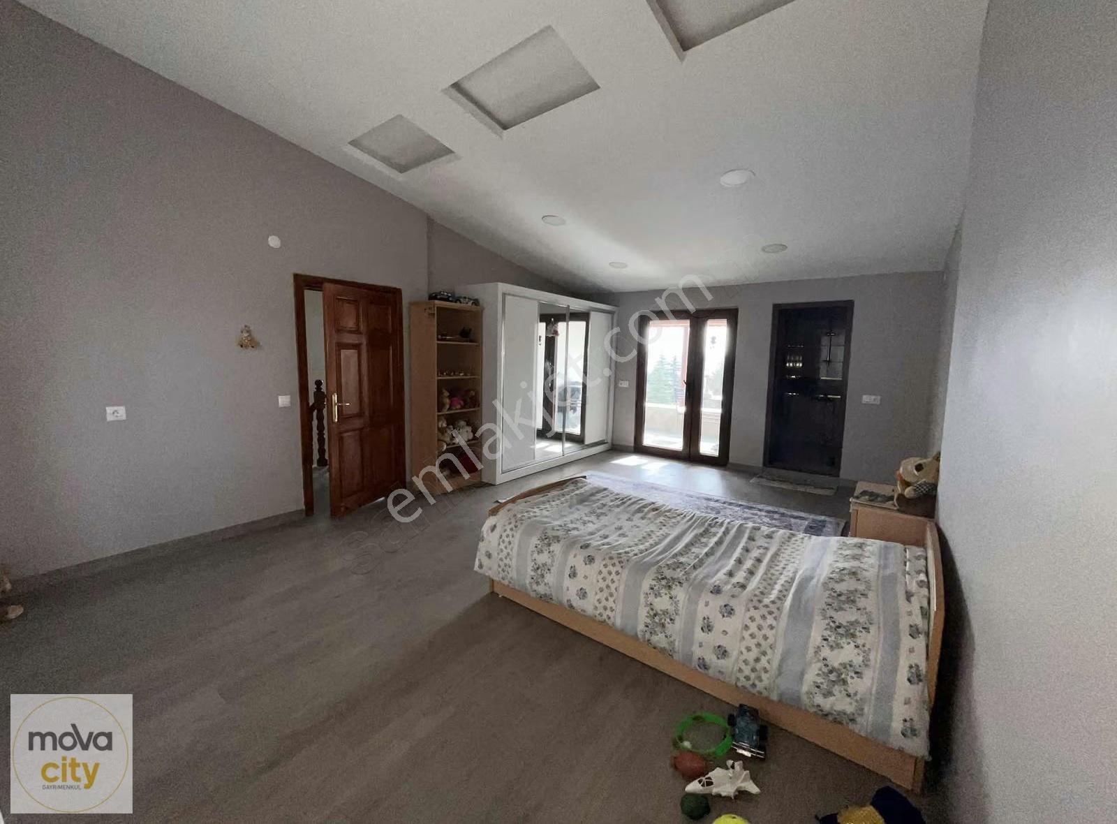 Binevler' De Pınar Koleji Karşısında Kiralık Villa - Görsel 24