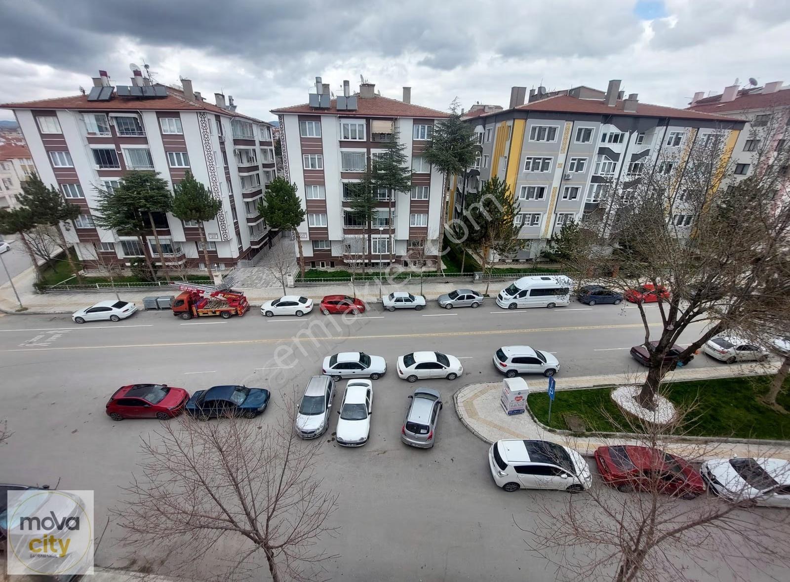 Varinli Caddesi'nde Cadde Üzeri Satılık 2+1 Daire - Görsel 20