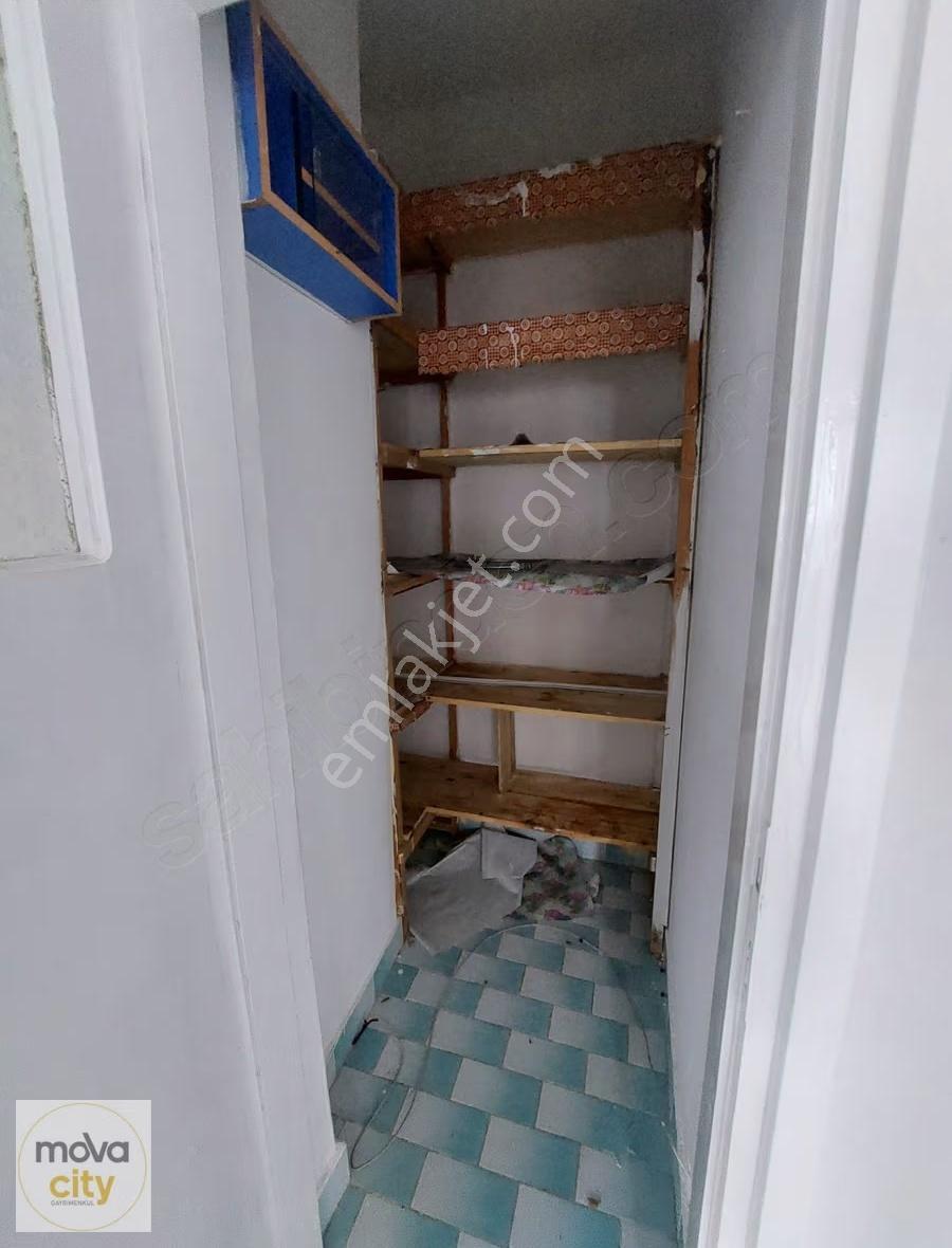Varinli Caddesi'nde Cadde Üzeri Satılık 2+1 Daire - Görsel 18