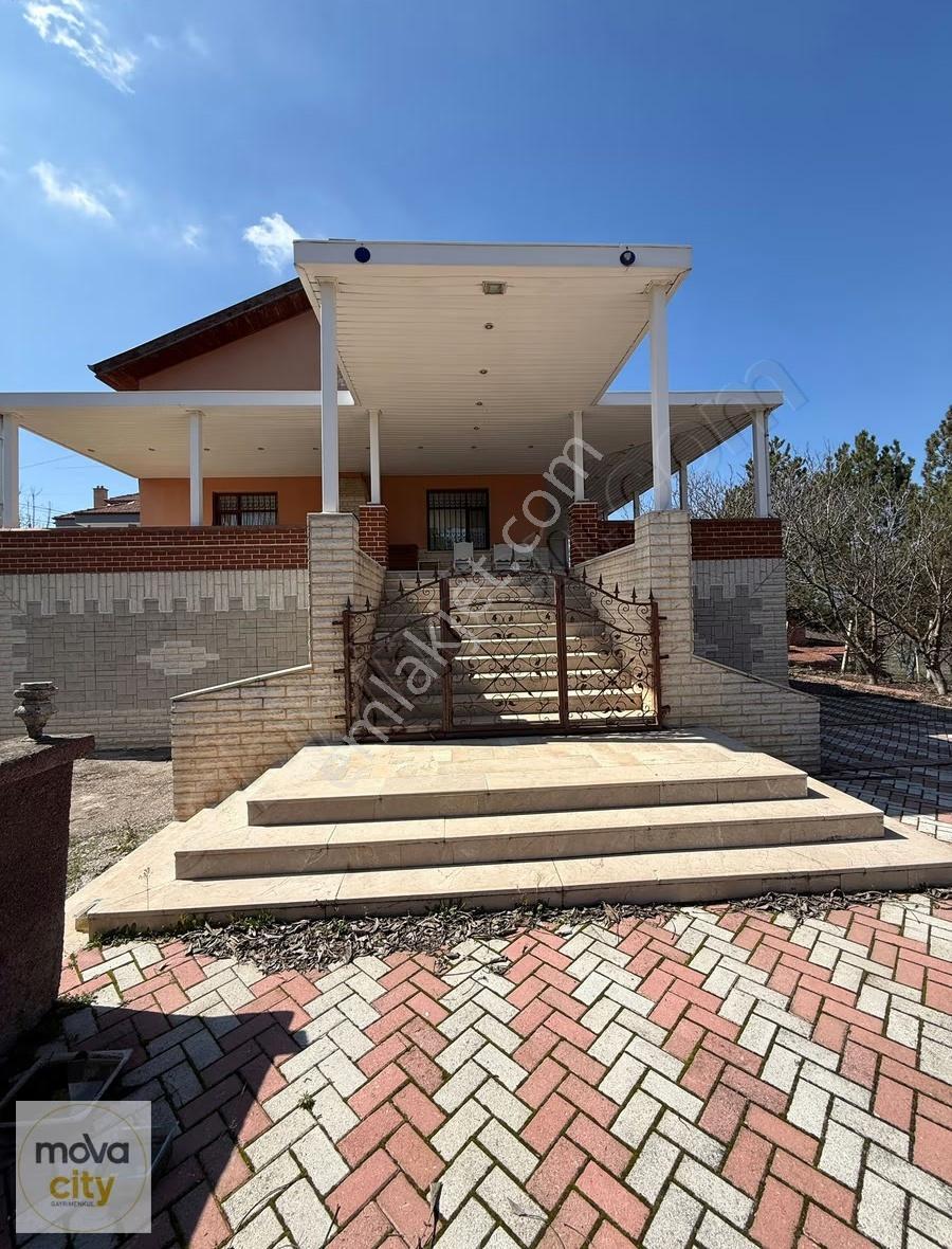 Ayarık Bağlarında Geniş Ferah Villa