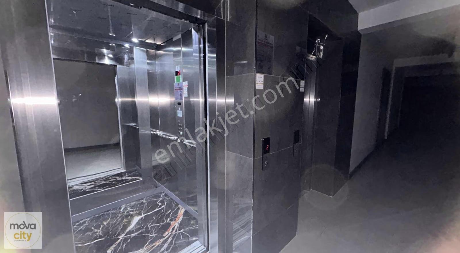 Hastane Bölgesinde 300 M2 Komple Kiralık Ofis & İş Yeri - Görsel 2
