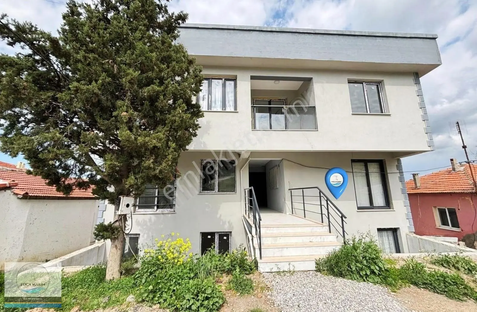 Foça Kazım Dirik Mahallesi'nde 5+1 Ters Dubleks Daire