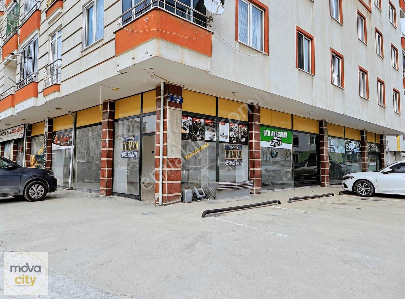 Osmancık Caddesi Köşe Başı 120 M2 Kiralık Dükkan.
