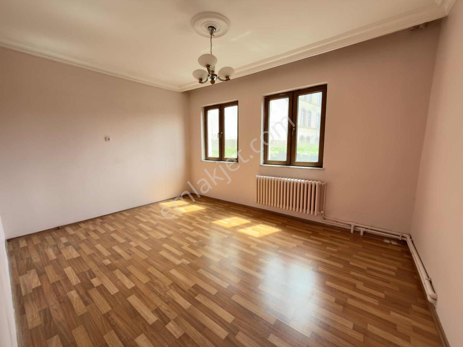 Altın Emlaktan Şehir Merkezi Şelale Evlerde 3+1 Kiralık Arakat - Görsel 11