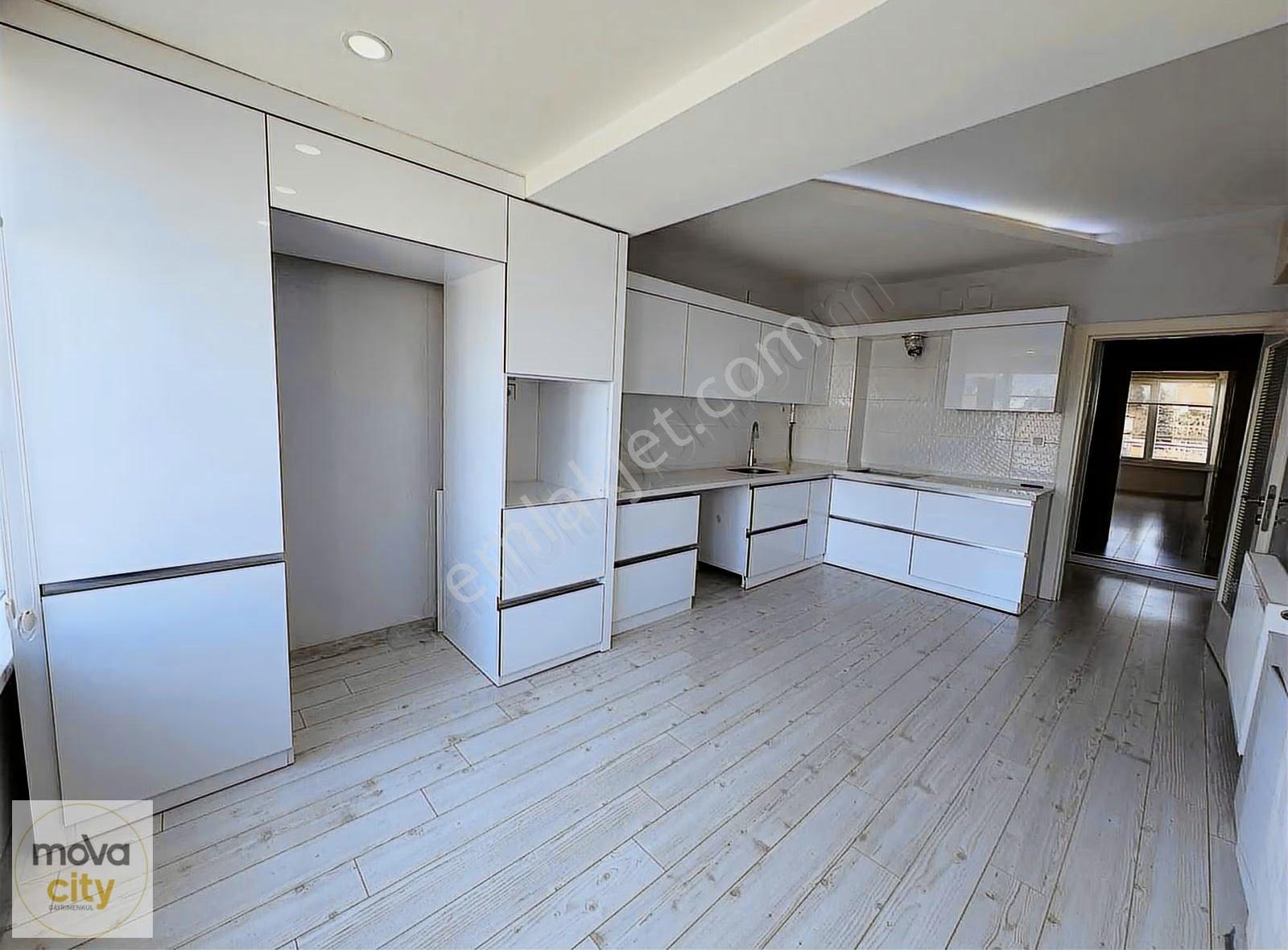 Bahçelievler M.a.e Caddesi Üzeri Satılık 3+1 Full Yapılı Daire
