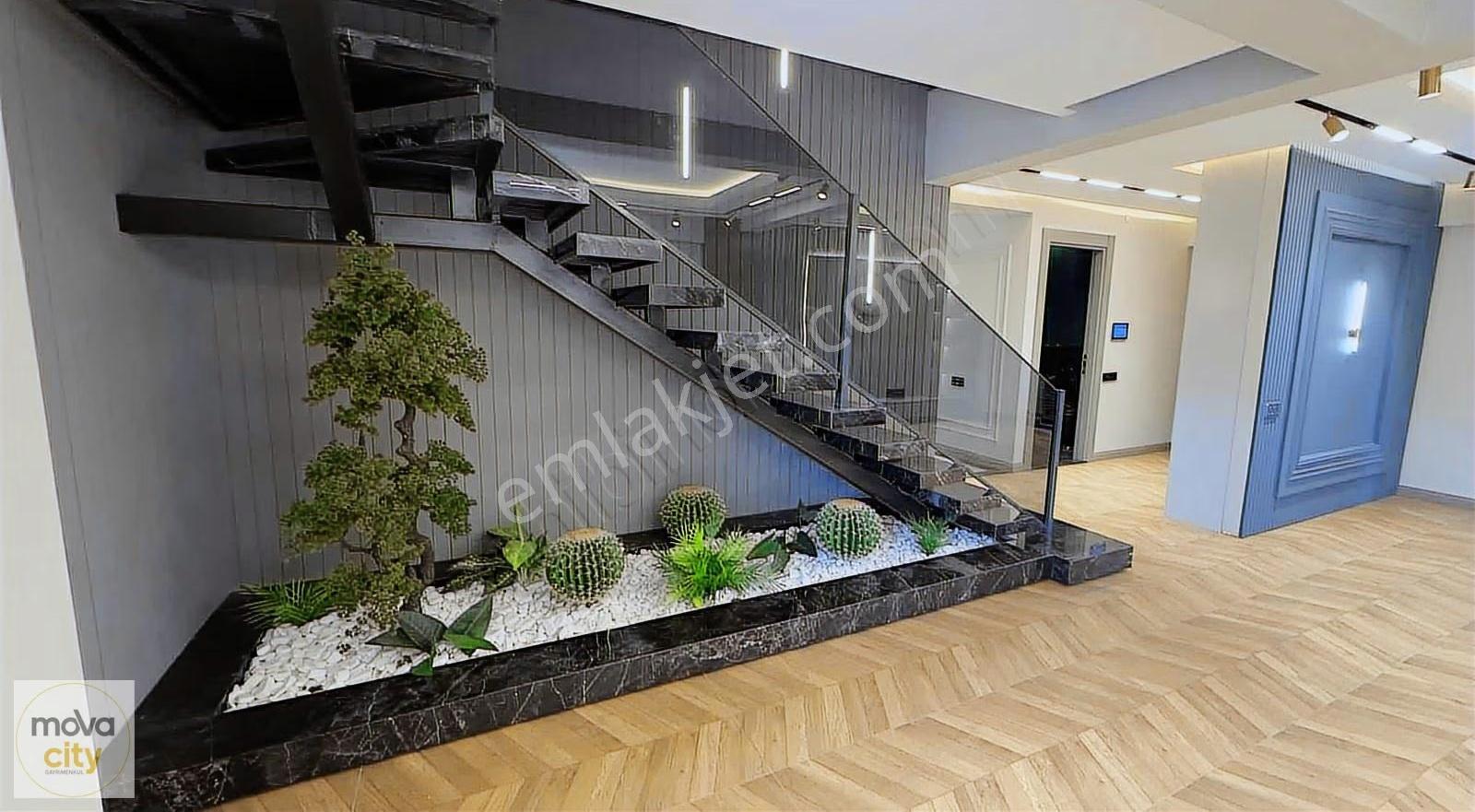 Binevlerde 3 Katlısatılık Havuzlu Full Yapılı Emsalsiz Lüx Villa - Görsel 18
