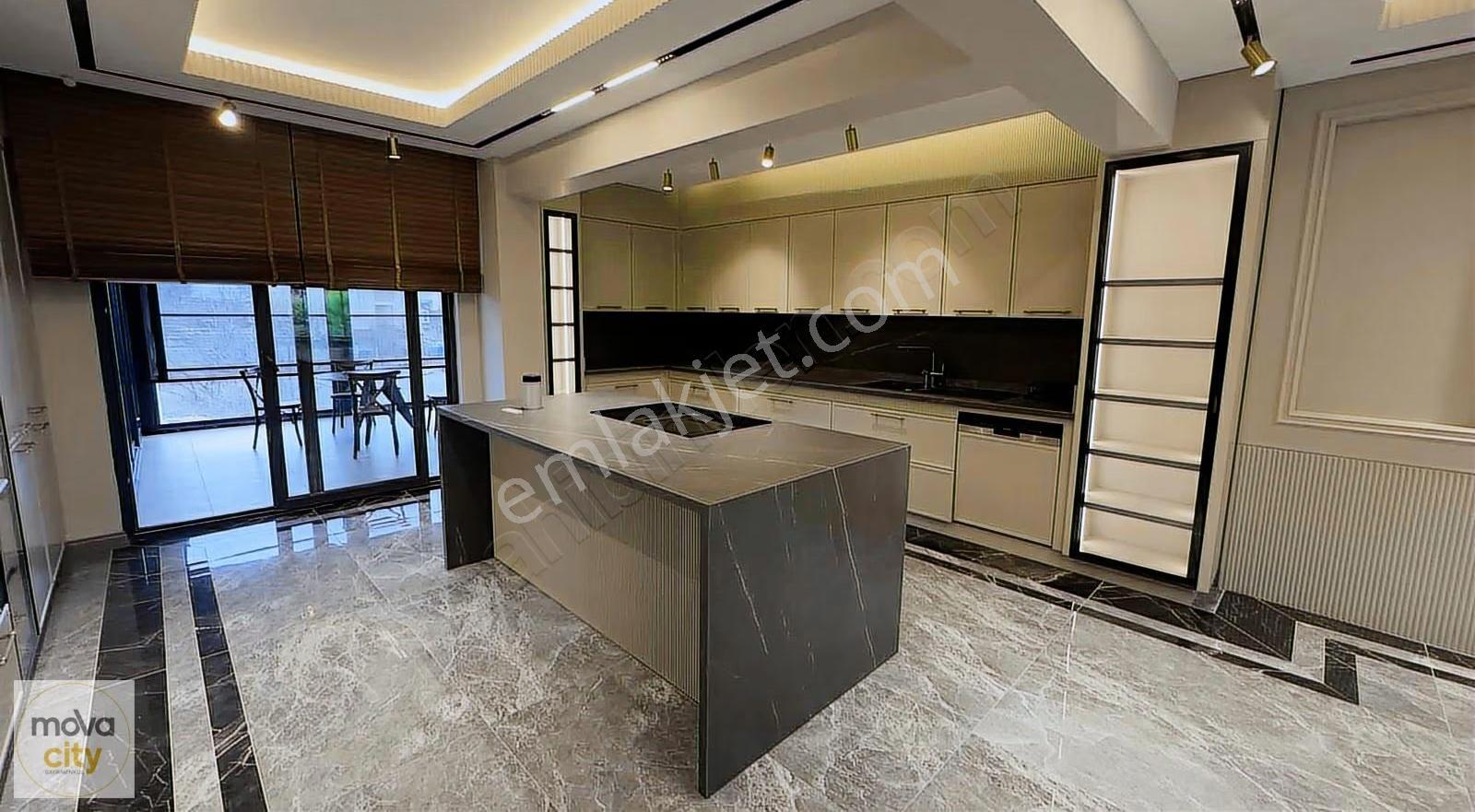 Binevlerde 3 Katlısatılık Havuzlu Full Yapılı Emsalsiz Lüx Villa - Görsel 3
