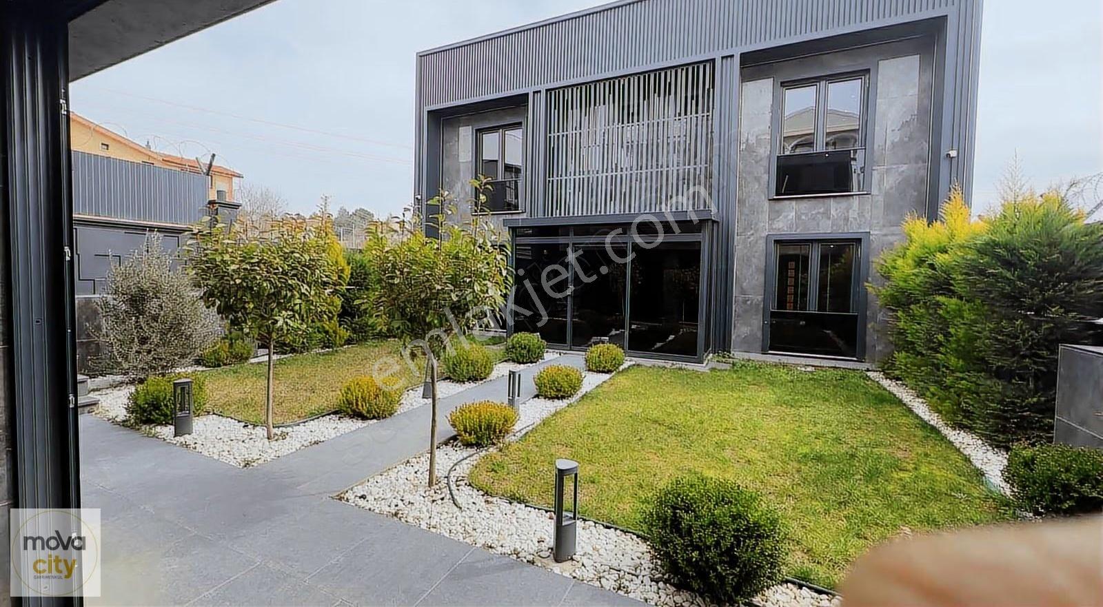 Binevlerde 3 Katlısatılık Havuzlu Full Yapılı Emsalsiz Lüx Villa - Görsel 29