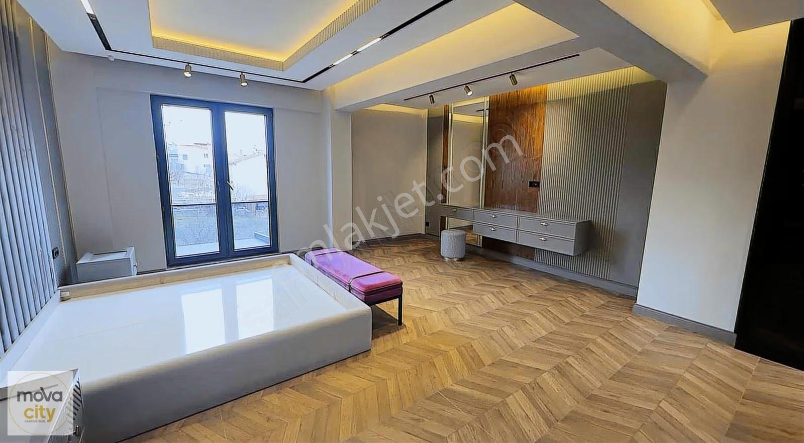 Binevlerde 3 Katlısatılık Havuzlu Full Yapılı Emsalsiz Lüx Villa - Görsel 12