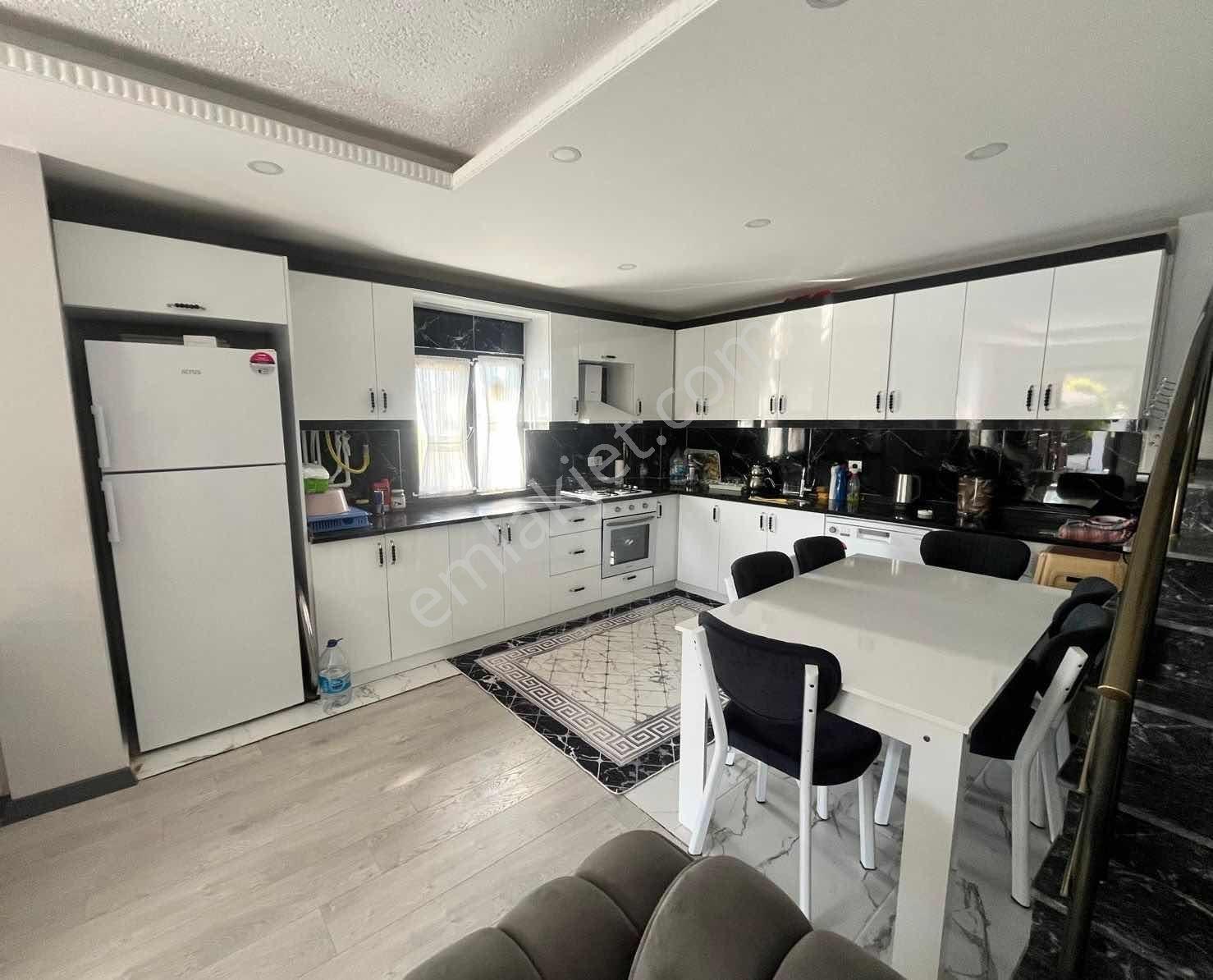 Acil Satılık Havuzlu Müstakil Villa - Görsel 3