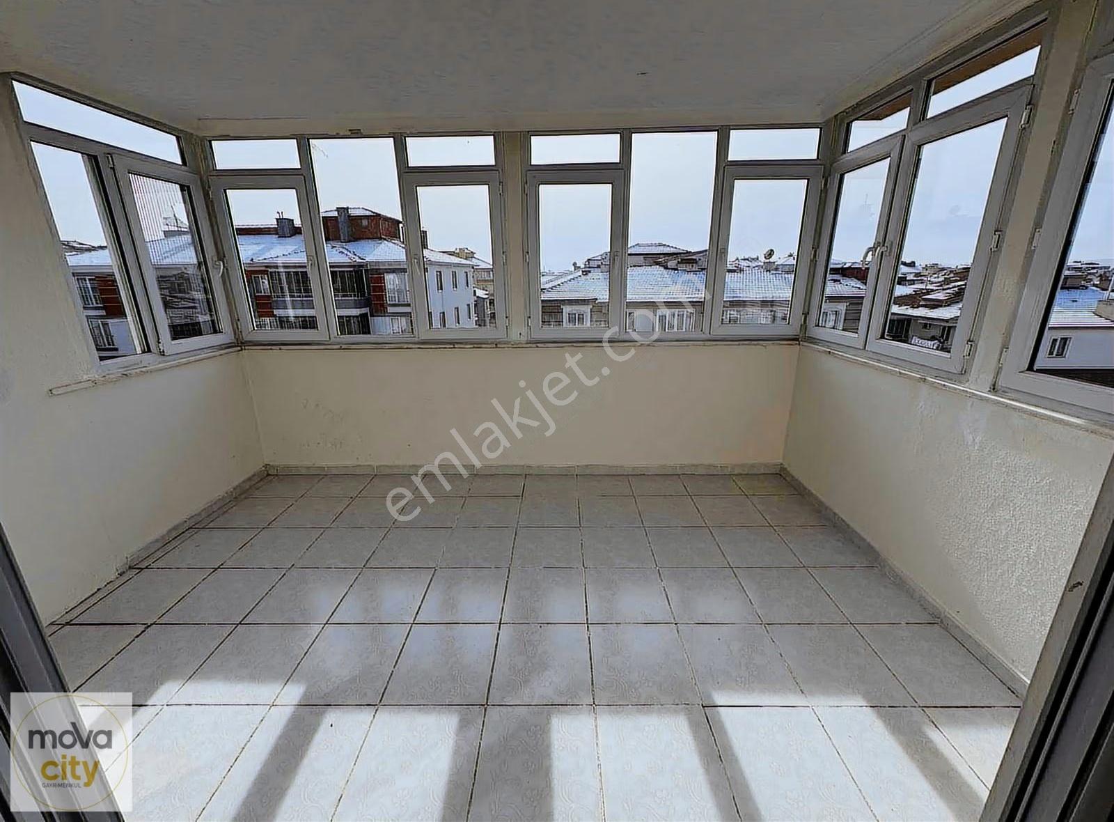 Buharaevler'de Güney Cepheli 3+1 Geniş Satılık Daire - Görsel 23
