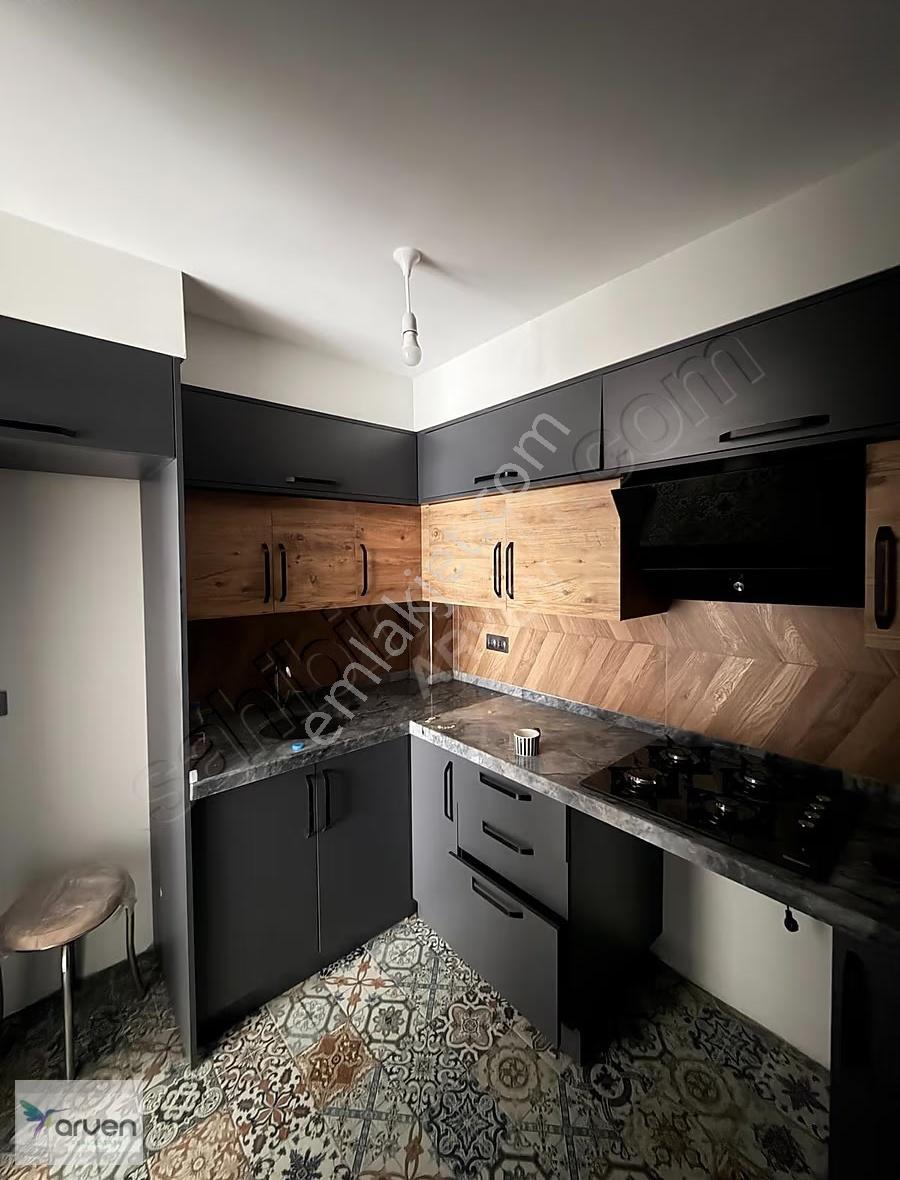 Lozan Caddesinde Merkezi Konumda 2+0 Kiralık Daire - Görsel 22