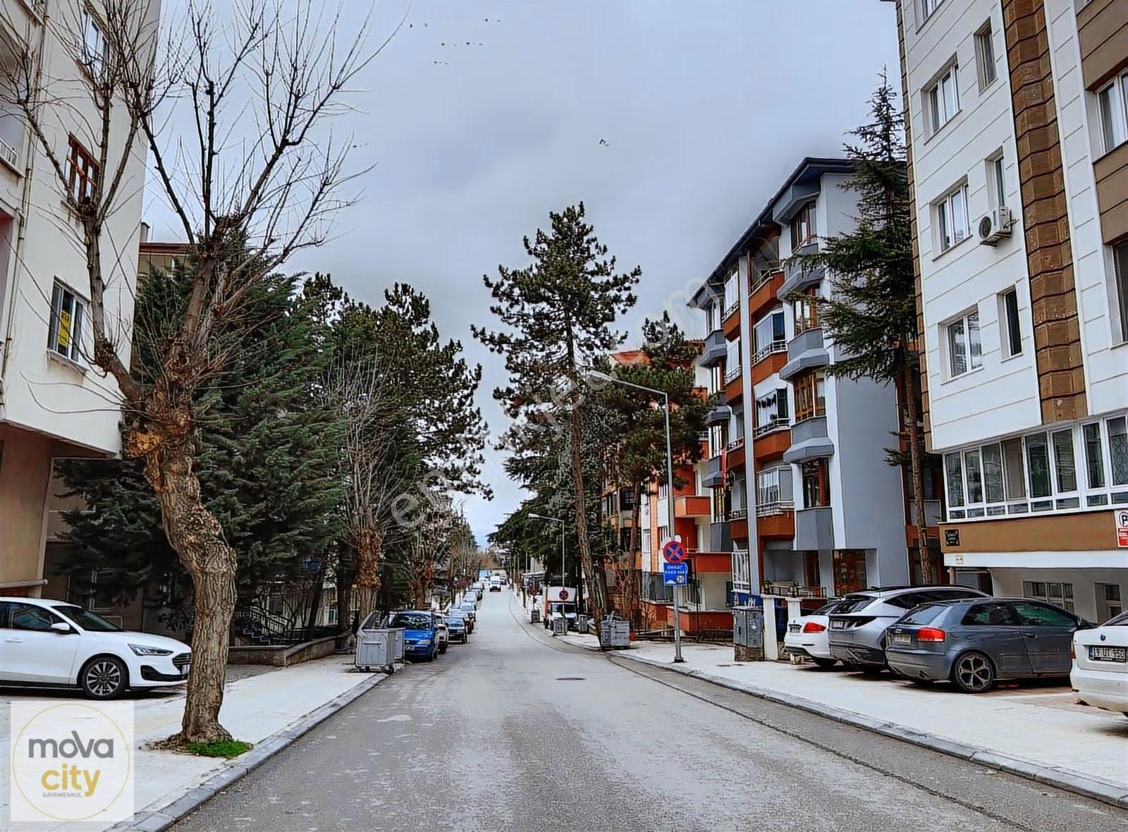 Bahçelievler'in Merkezinde Satılık 3+1 Daire - Görsel 21