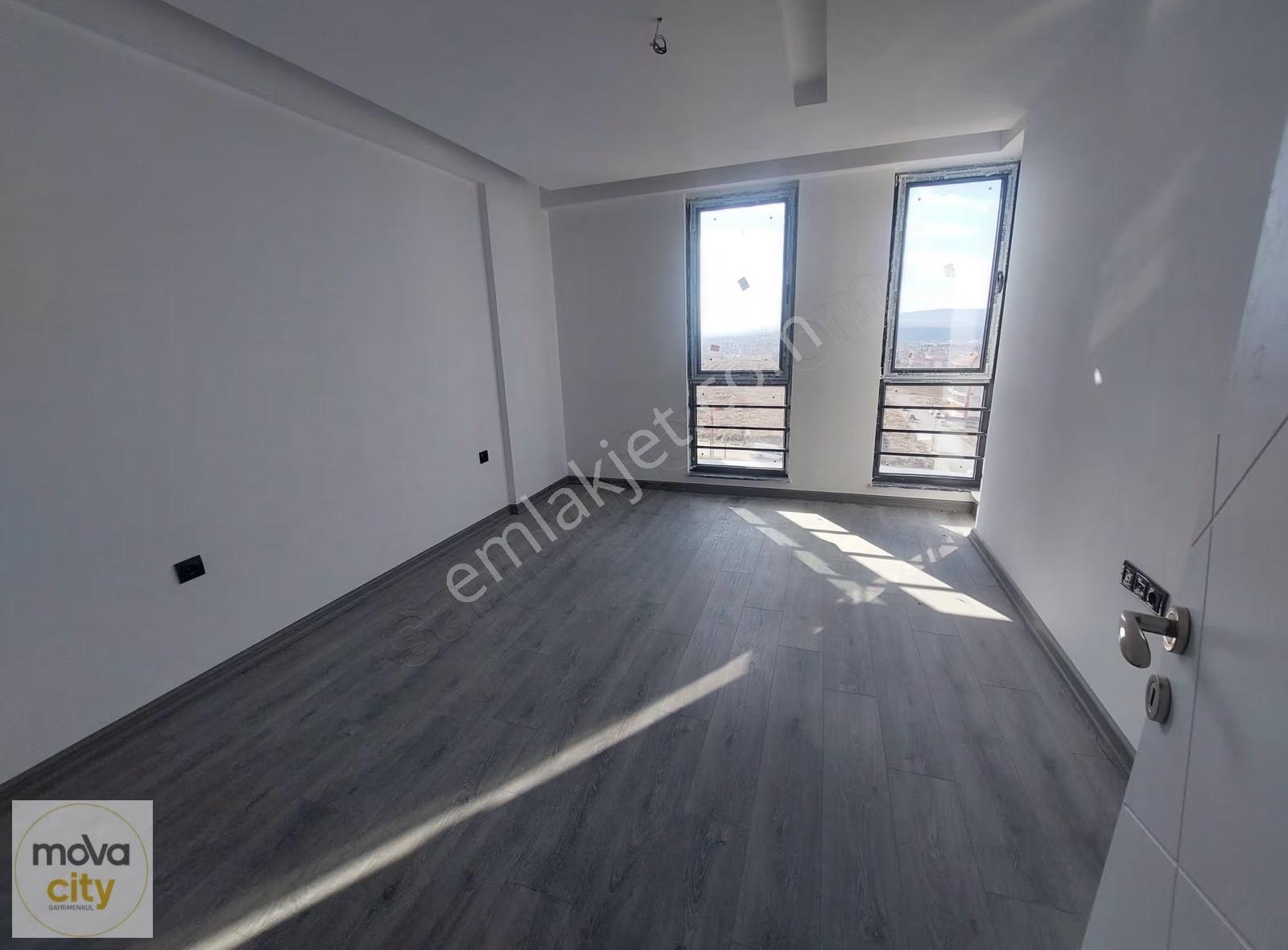 Taş Yapı Kule'de Kiralık Sıfır 4+1 Şehir Manzaralı Daire - Görsel 26