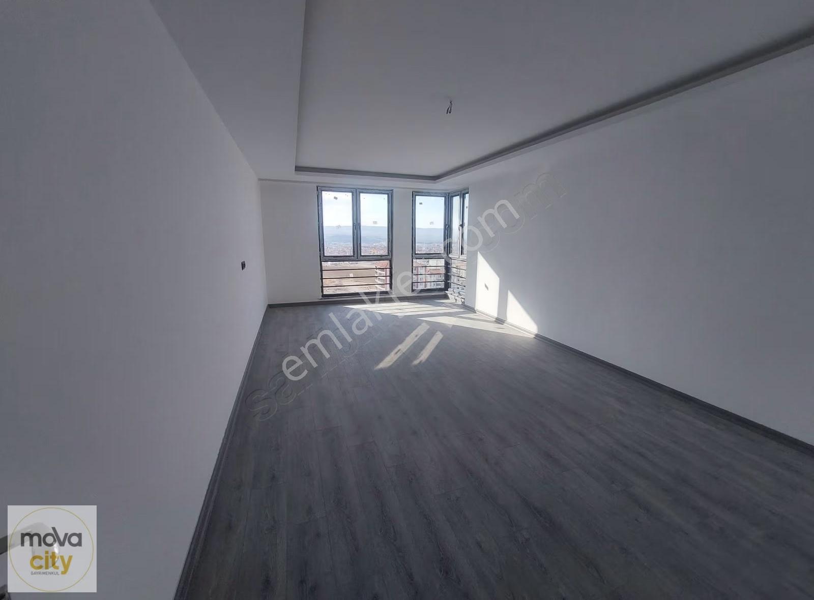Taş Yapı Kule'de Kiralık Sıfır 4+1 Şehir Manzaralı Daire - Görsel 24