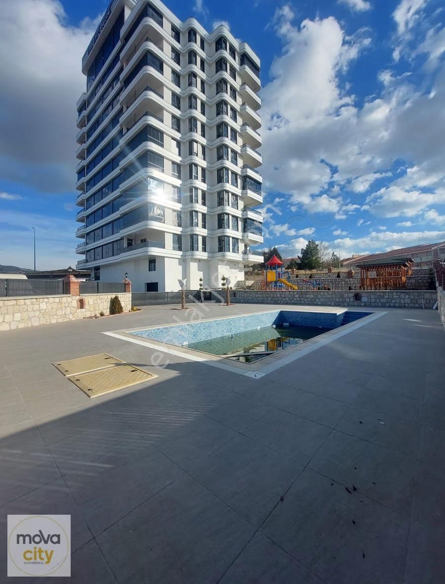 Taş Yapı Kule'de Kiralık Sıfır 4+1 Şehir Manzaralı Daire - Görsel 16