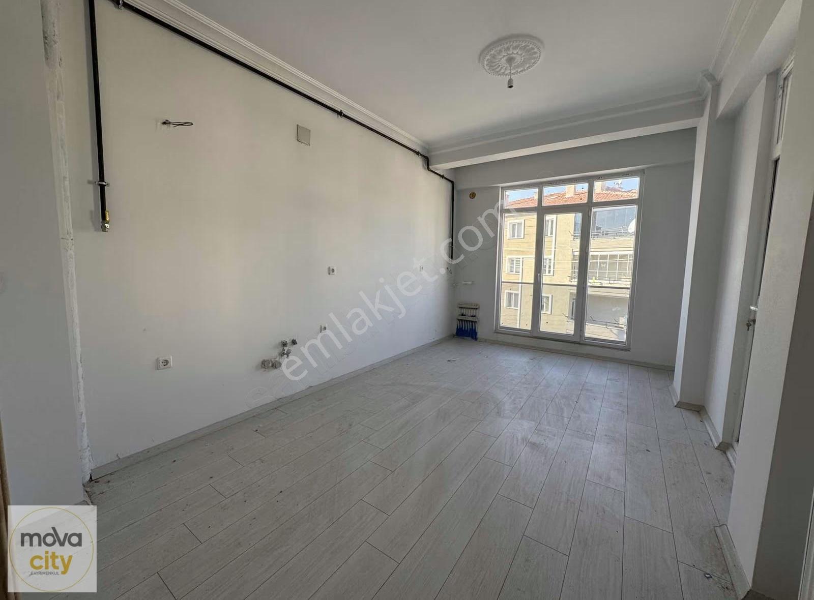 İpek Taksi Civarı 3+1 Köşe Başı Satılık Daire - Görsel 9