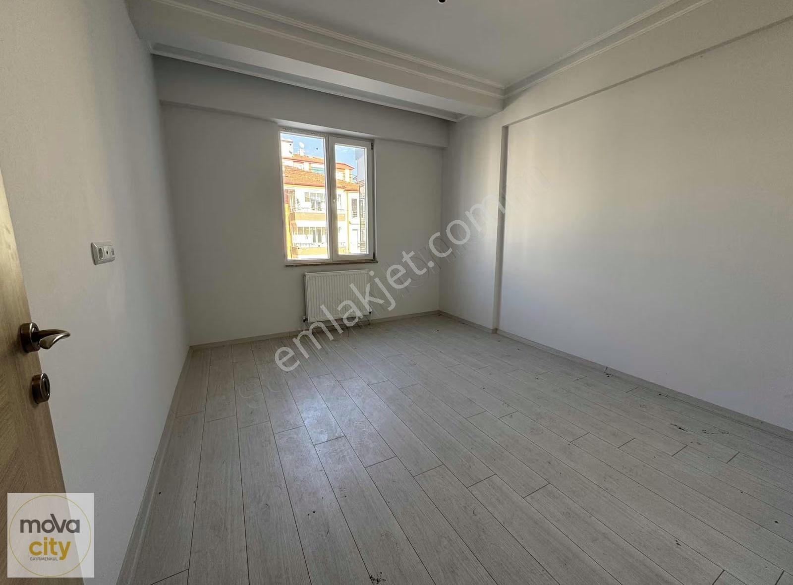 İpek Taksi Civarı 3+1 Köşe Başı Satılık Daire - Görsel 6