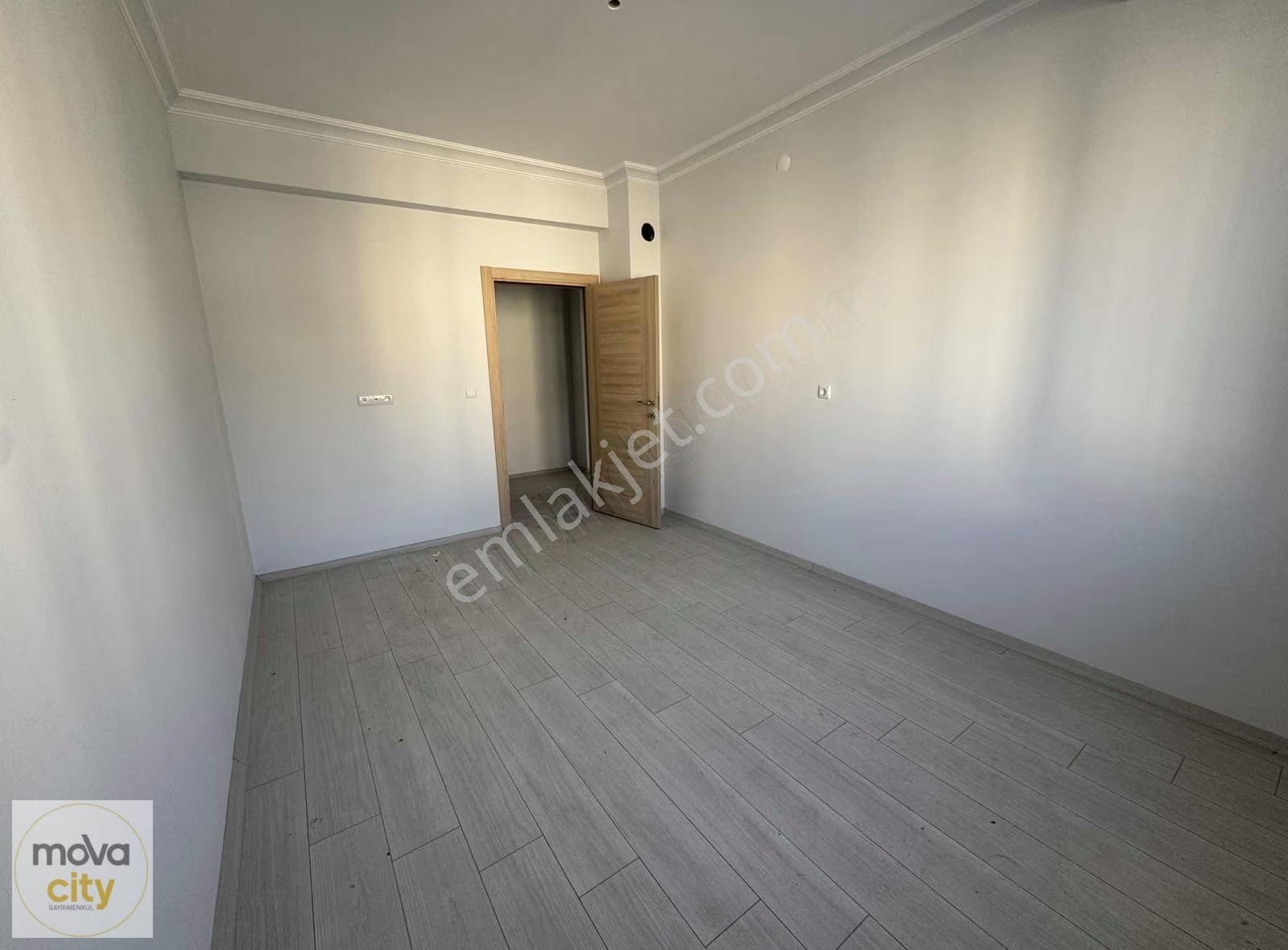 İpek Taksi Civarı 3+1 Köşe Başı Satılık Daire - Görsel 3