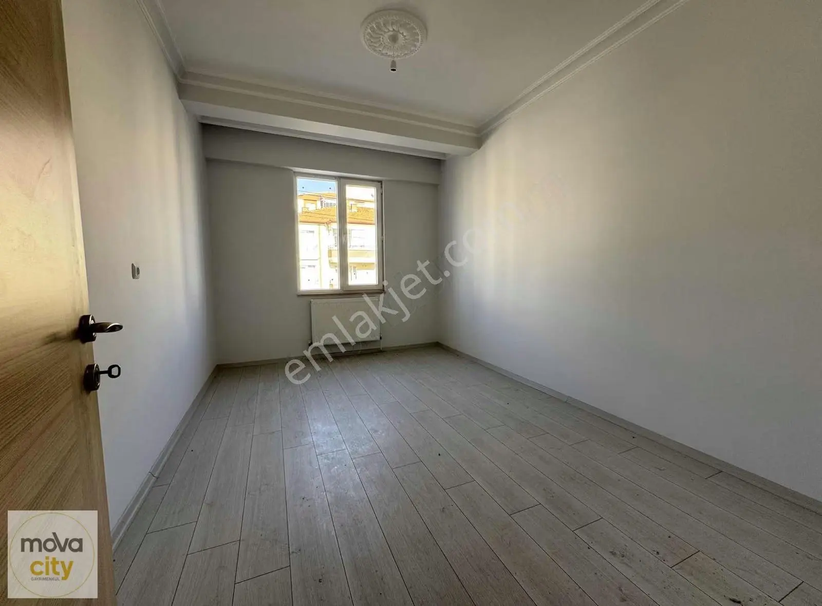 İpek Taksi Civarı 3+1 Köşe Başı Satılık Daire - Görsel 2