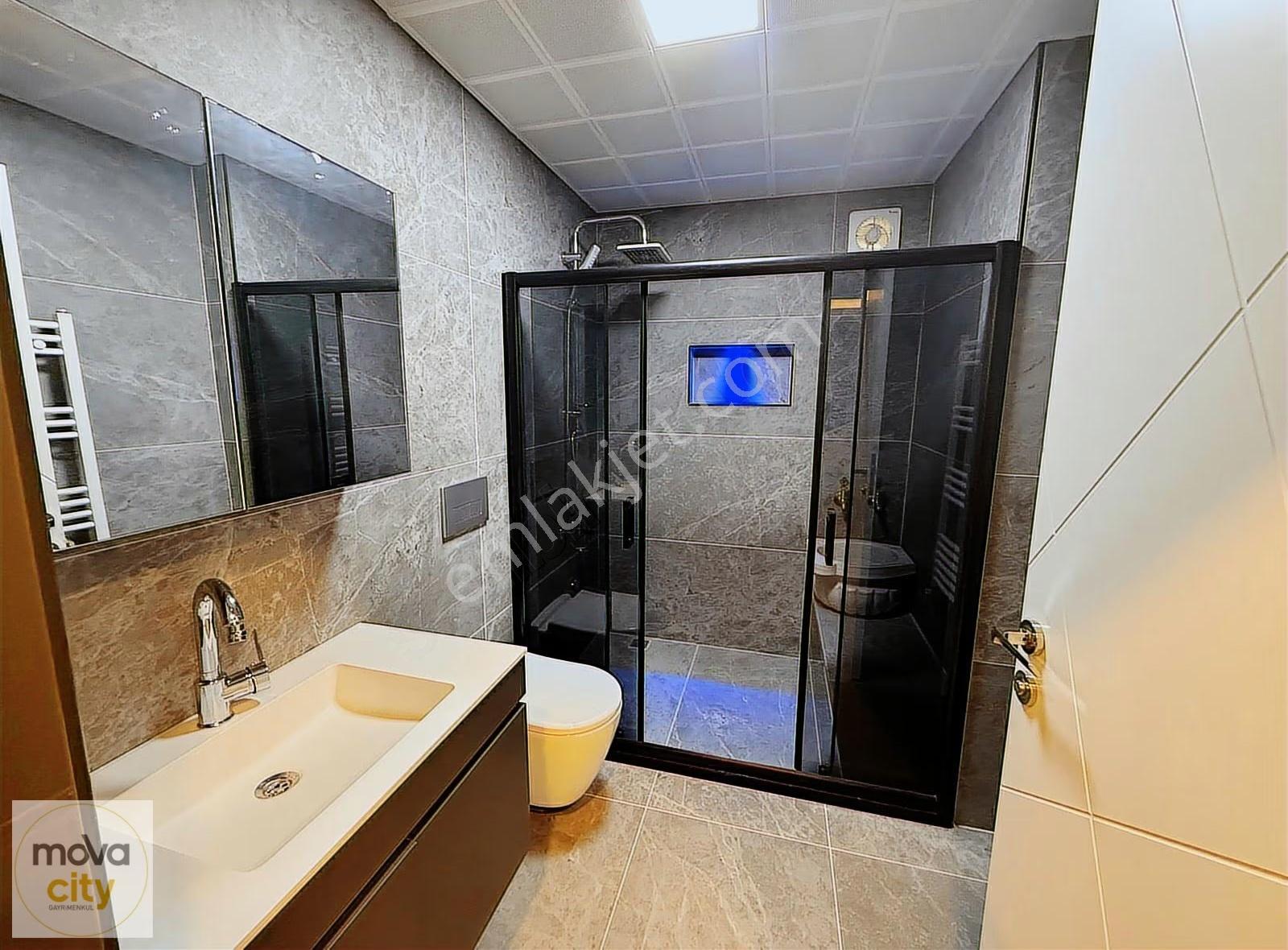Şehir Merkezinde Bahçelievlerde Lüks Villa - Görsel 10