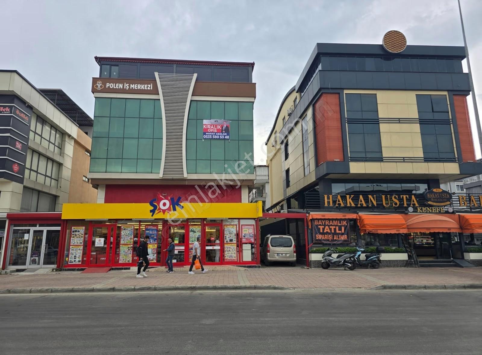 Kiralık İş Merkezi - 7 Adet Ofis / Büro