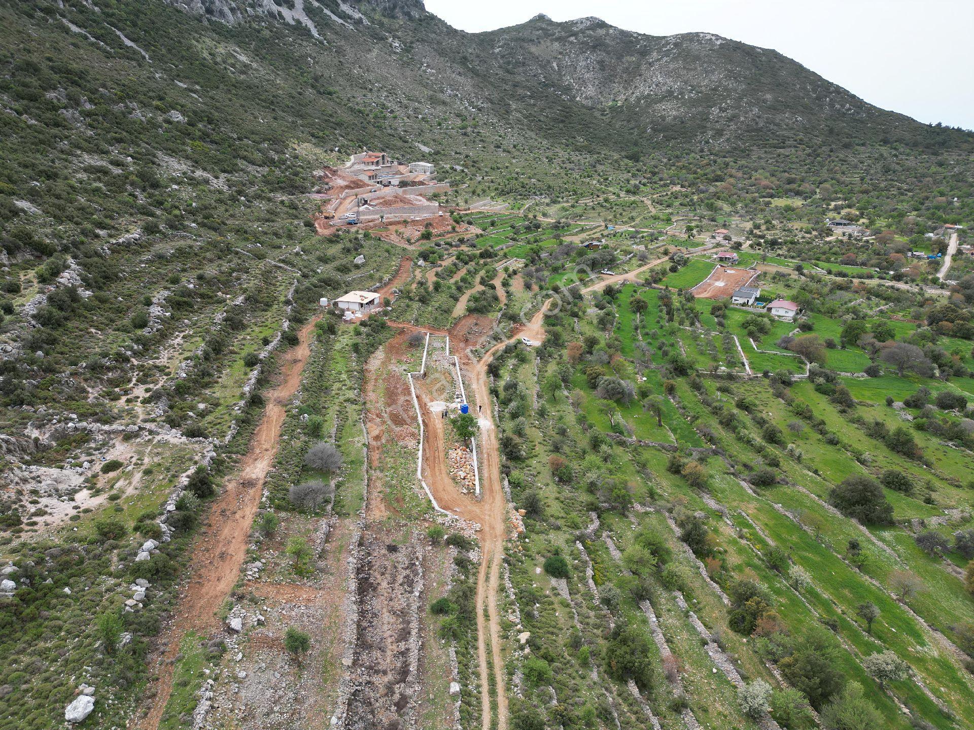 Joker: Söğüt Bahçeli Yerleşim Alanında Denize 3 Km Tarla - Görsel 8