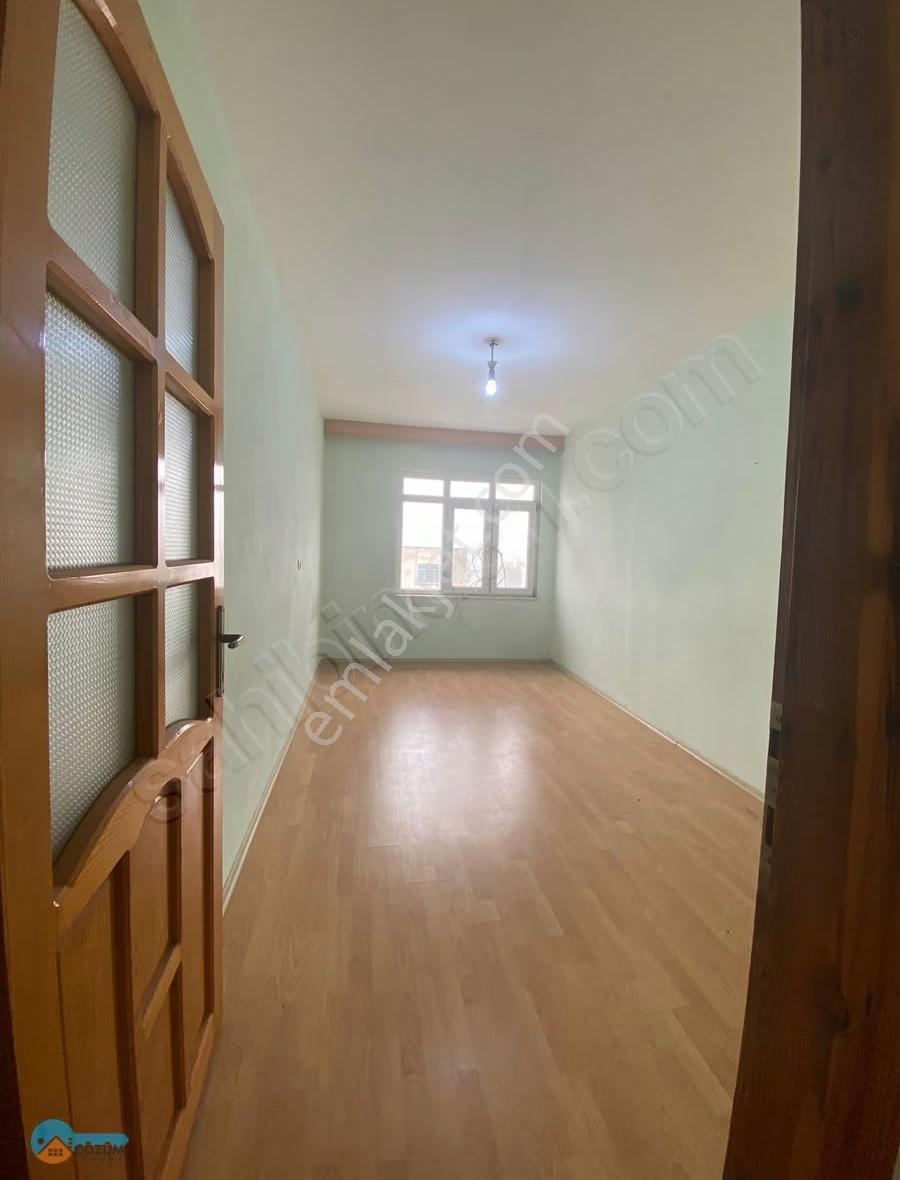 Merkez De 2+1 - 110 M2 Ayrı Mutfak Daire - Görsel 13