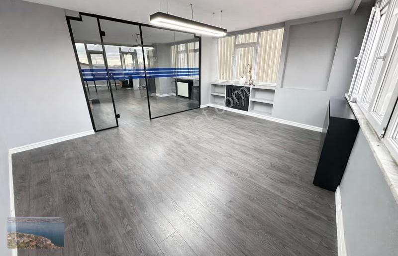 İstiklal Cadde Cephe Şerefiyeli 117 M2 Modüler Kiralık Ofis - Görsel 17