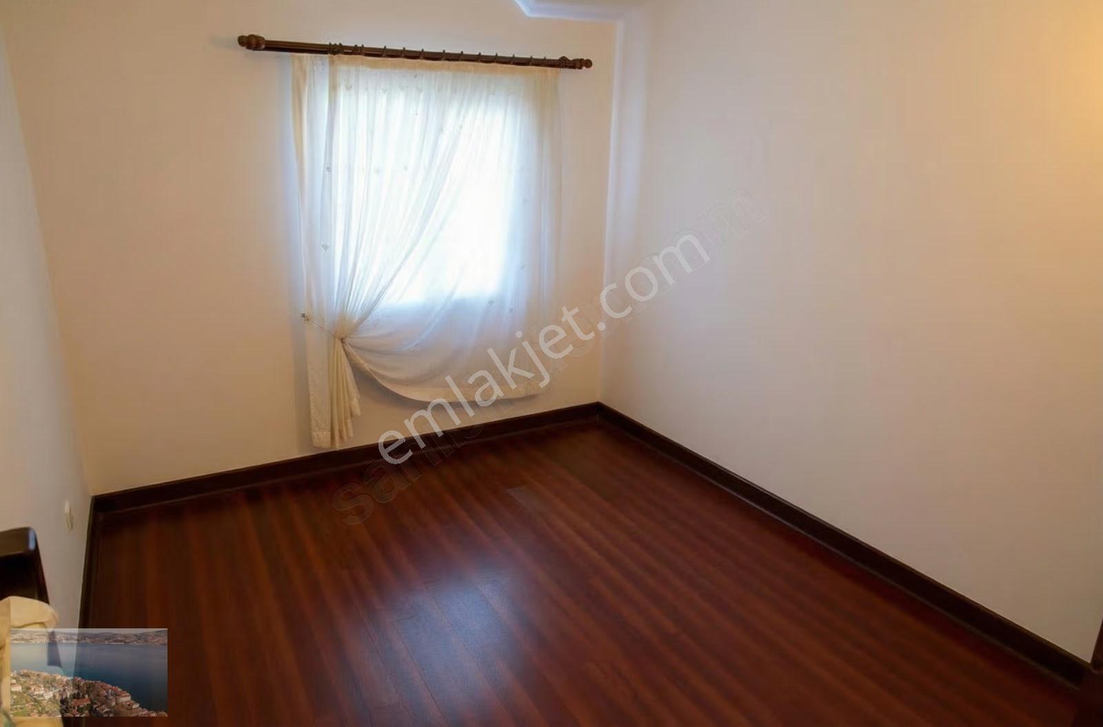 Başiskele Koruma Villalarında Özel Tasarım Tripleks Villa - Görsel 17