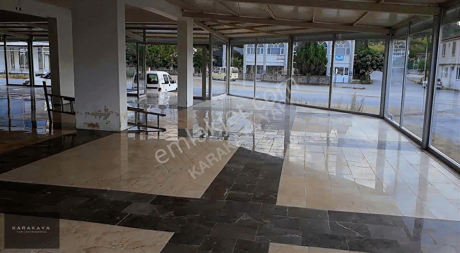 Merkezi Lokasyonda Kurumsal Firmalara Kiralık Geniş Mağaza Depo - Görsel 9