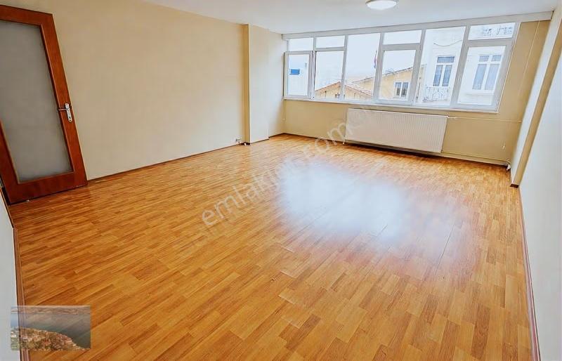 Beyoğlu İstiklal Caddesi Tabela Değeri Yüksek 1+1 Kiralık Ofis - Görsel 16