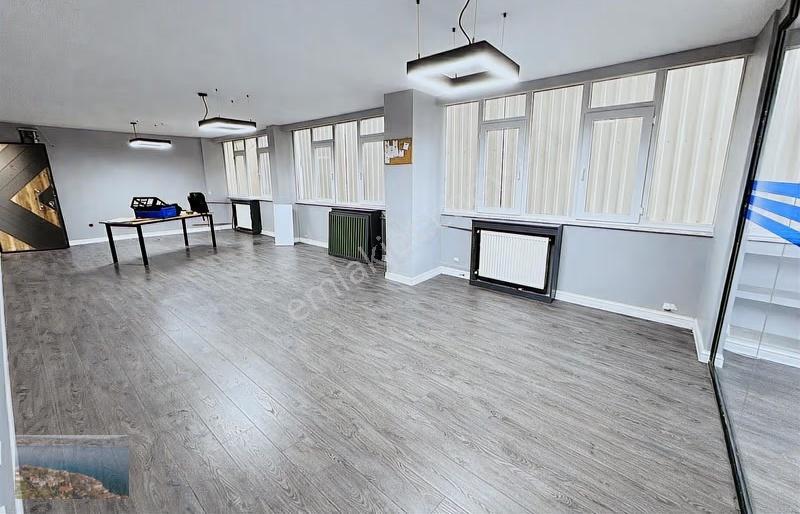 Beyoğlu İstiklal Caddesi Tabela Değeri Yüksek 1+1 Kiralık Ofis - Görsel 23