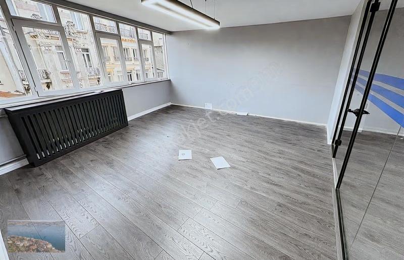 Beyoğlu İstiklal Caddesi Tabela Değeri Yüksek 1+1 Kiralık Ofis - Görsel 2