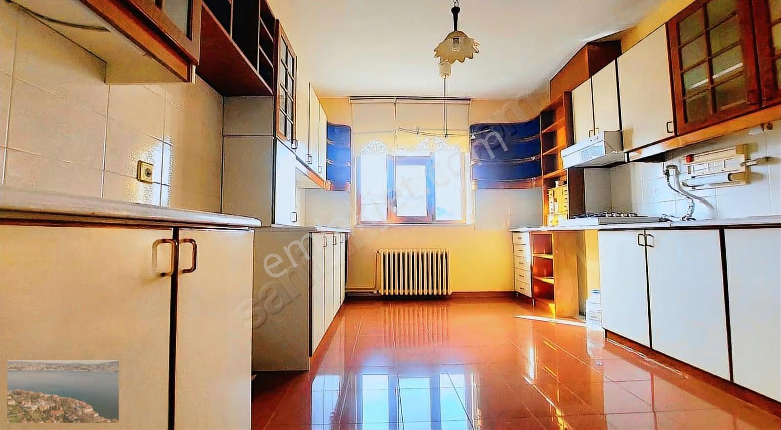 Sarıyer Mrz.mh.sinde Kiralık Dubleks Dair,180m²kullanınım Alanlı - Görsel 13