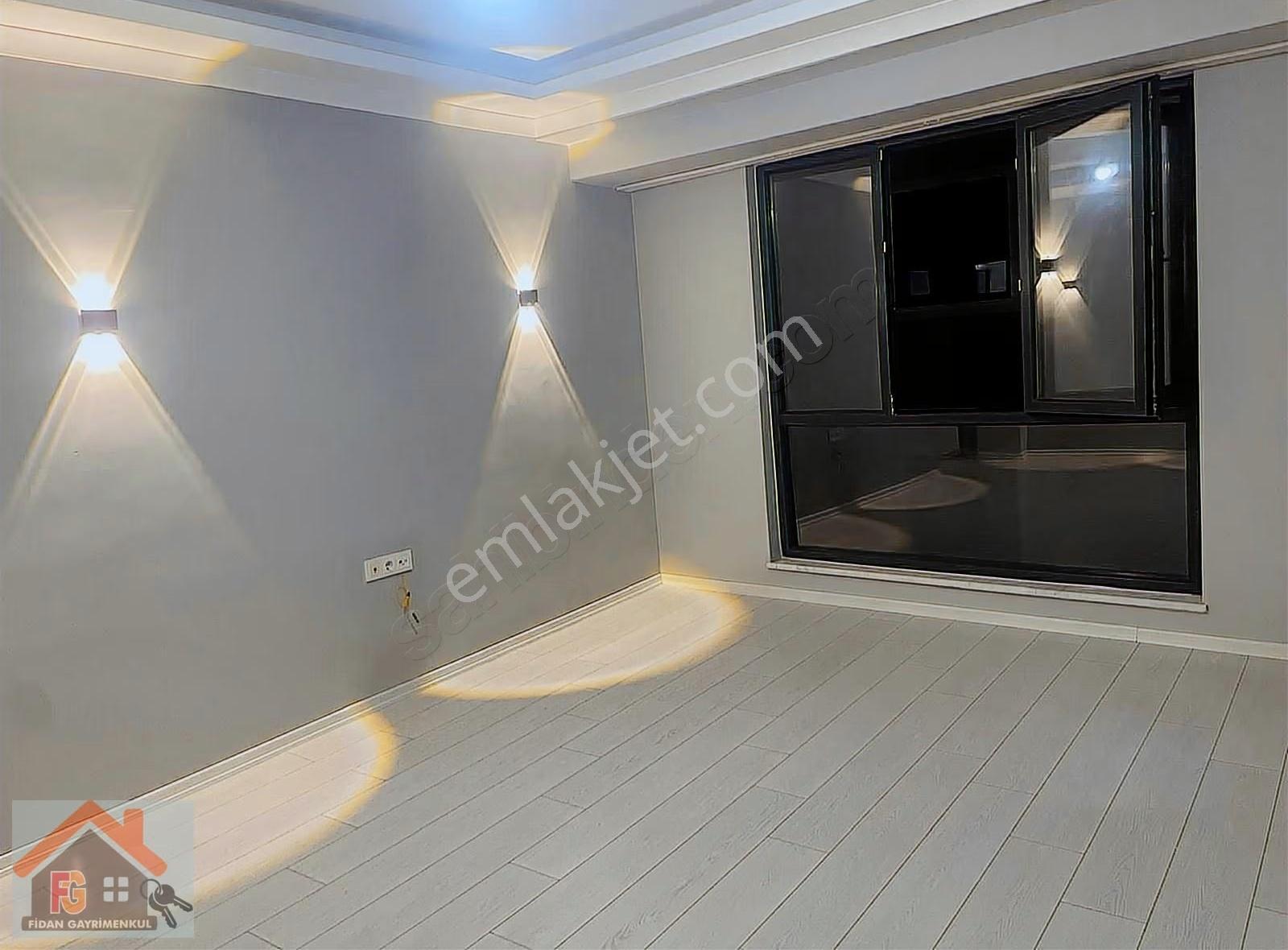 Yalova Çiftlikköy M.akif De Satılılık Ara Kat Daire