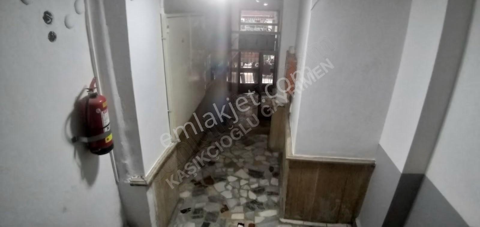 Pendik Çarşıda 3+1 Kiralık Daire - Görsel 17