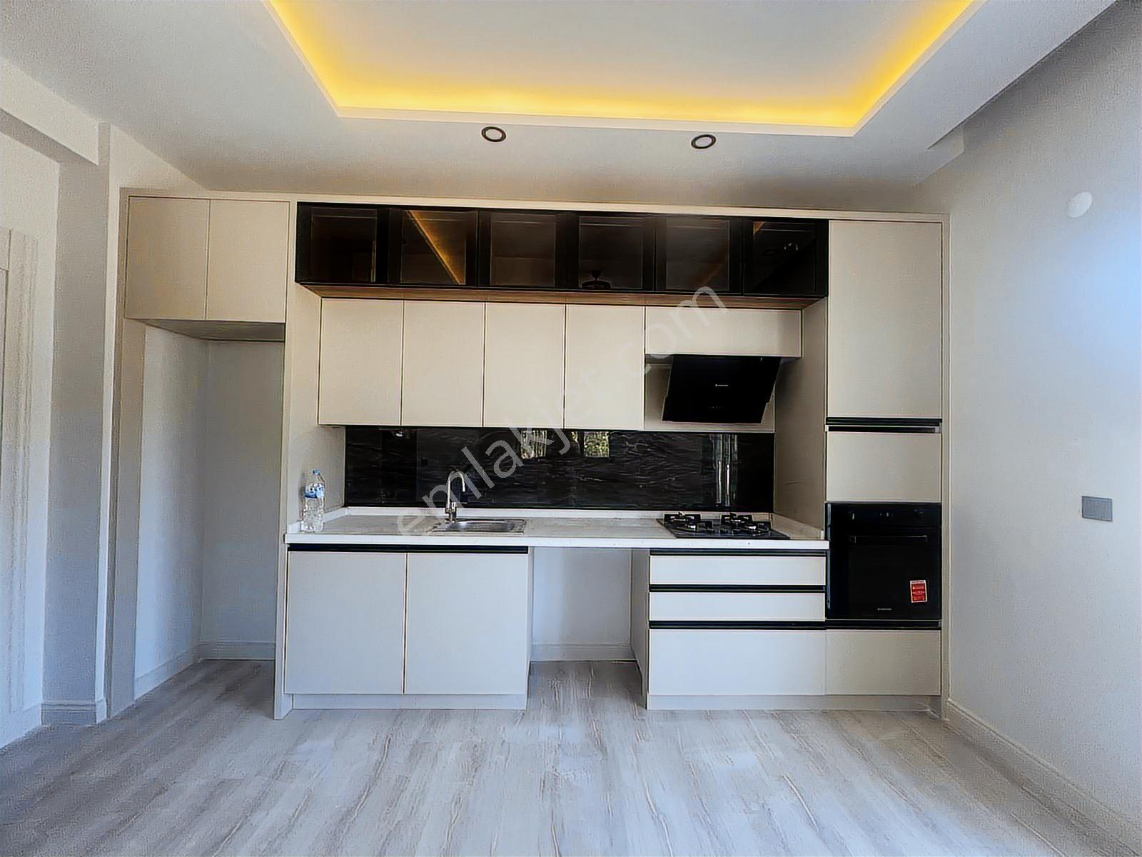 Kavuşturan Emlak'tan Edremit Güre'de Satılık 2+1 Sıfır Daireler