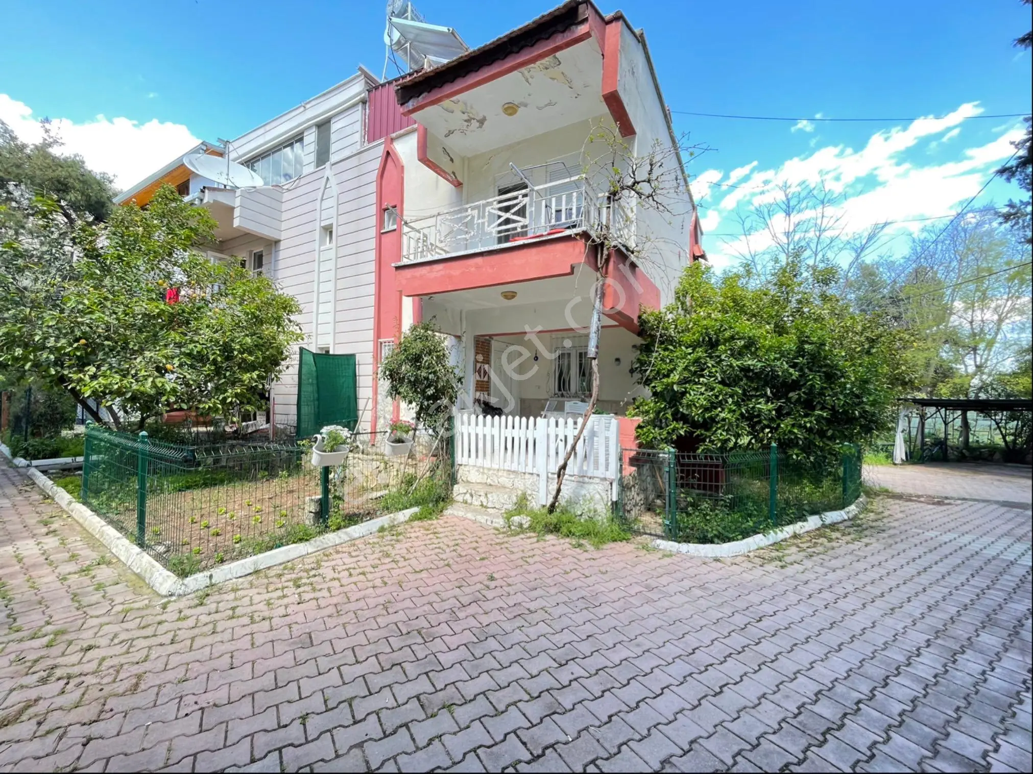 Antalya Konyaaltı Doyran Mahallesinde Site İçinde Satılık 3+1 Villa