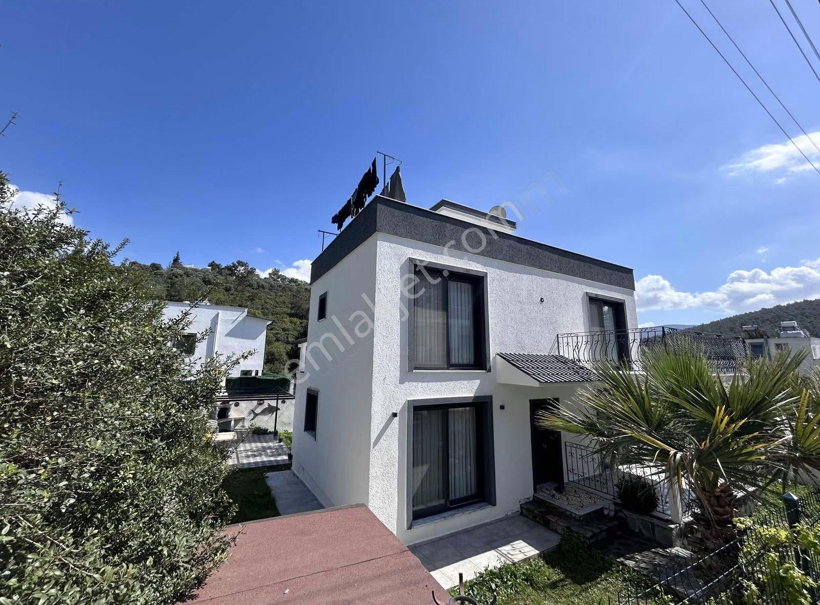 Adabükü'nde Tam Müstakil Yatırımlık Dubleks 3+1 Villa - Görsel 24