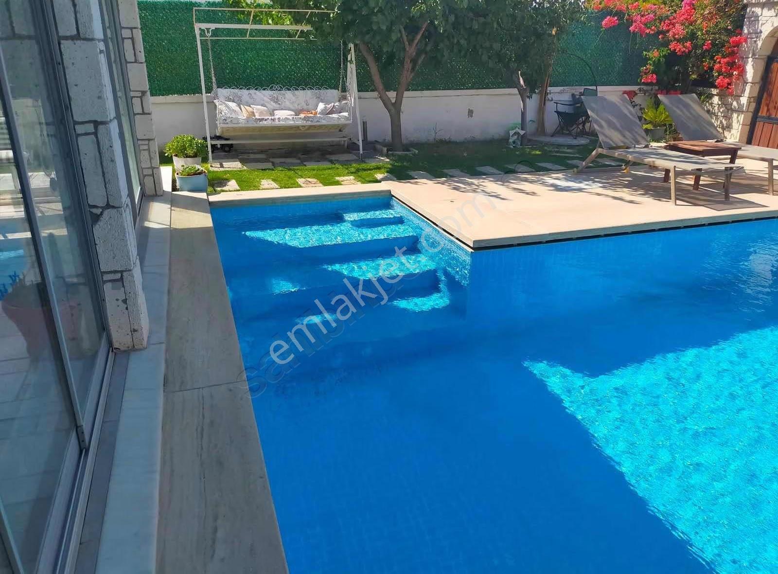 Alya Gayrimenkul Alaçatıda Havuzlu Yıllık Kiralık Villa - Görsel 2