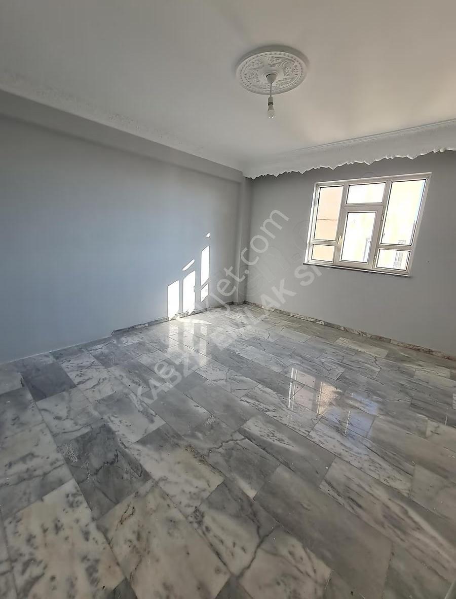 Kabze Emlaktan Sivas Mrk.istasyon Caddesi Civarı Kiralık Daire.. - Görsel 17