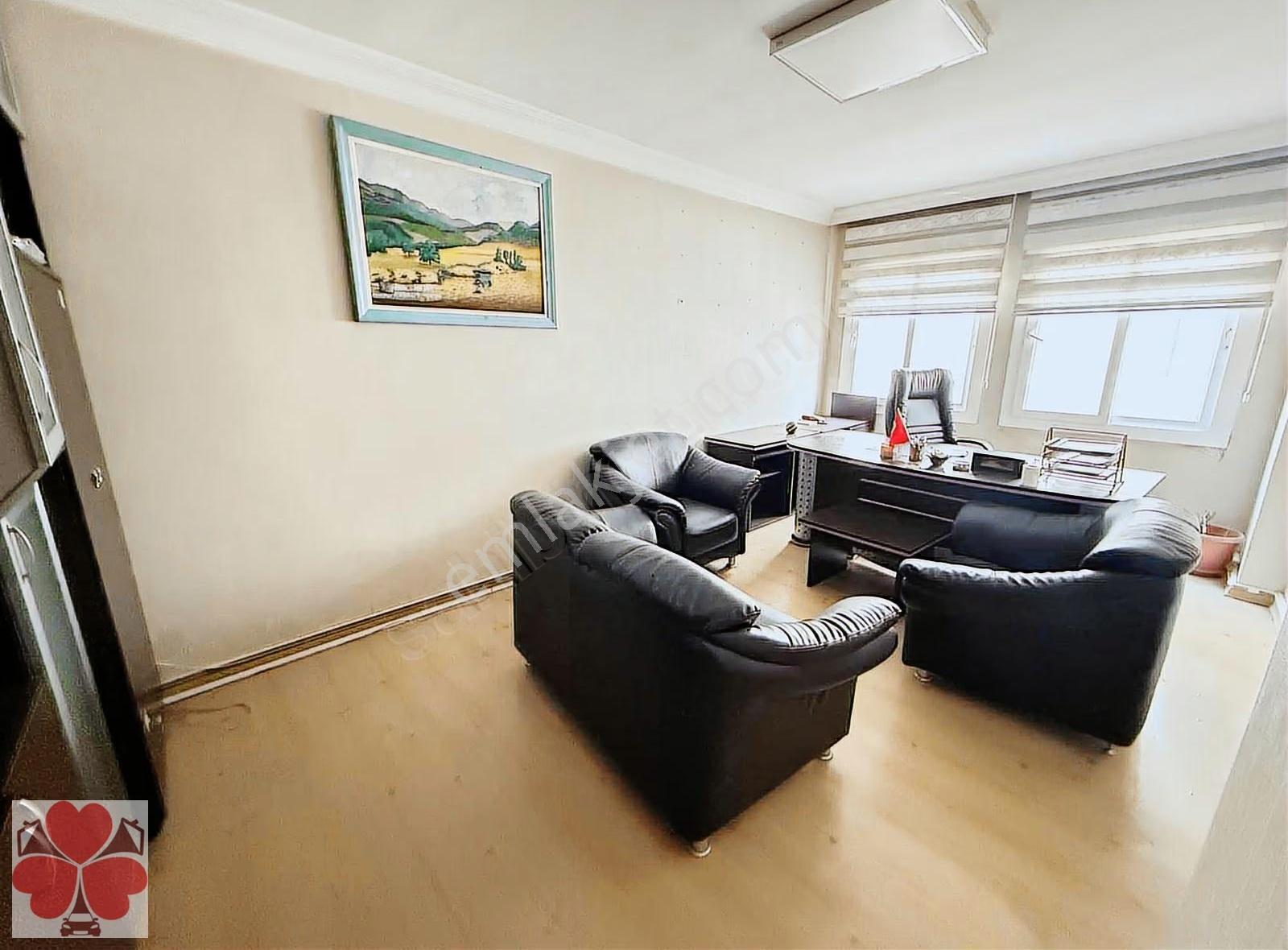 Yonca'dan Ful Eşyalı Çarşıda Maliyeye Adliyeye Yakın 2+1 Ofis