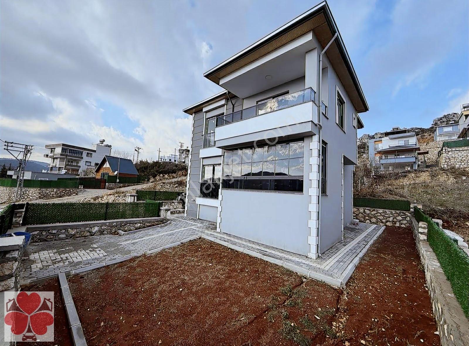 Fiyat Düştü! Soğucak'ta Sıfır Lüx Dublex Villa! 300m2 Emsalsiz !