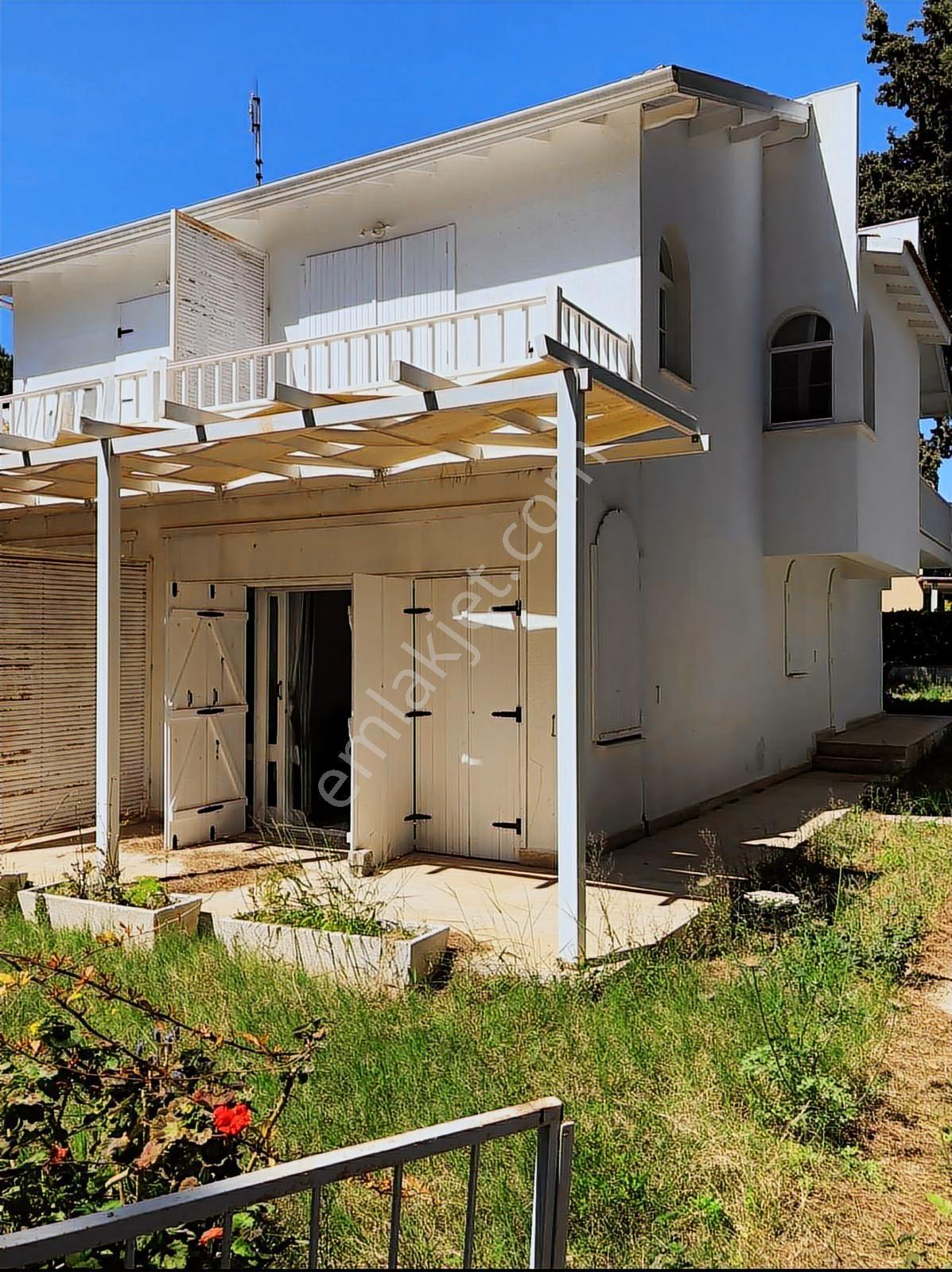 Çeşme Paşalimanı Denizkenarı Kiralık Eşyalı Villa - Görsel 21