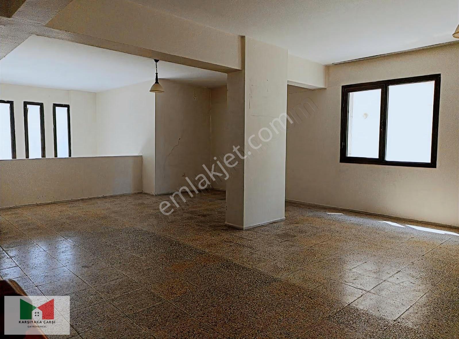 Karşıyaka Bahçelievler'de 60+50 =110 M2 Batarlı Köşe Dükkan - Görsel 2