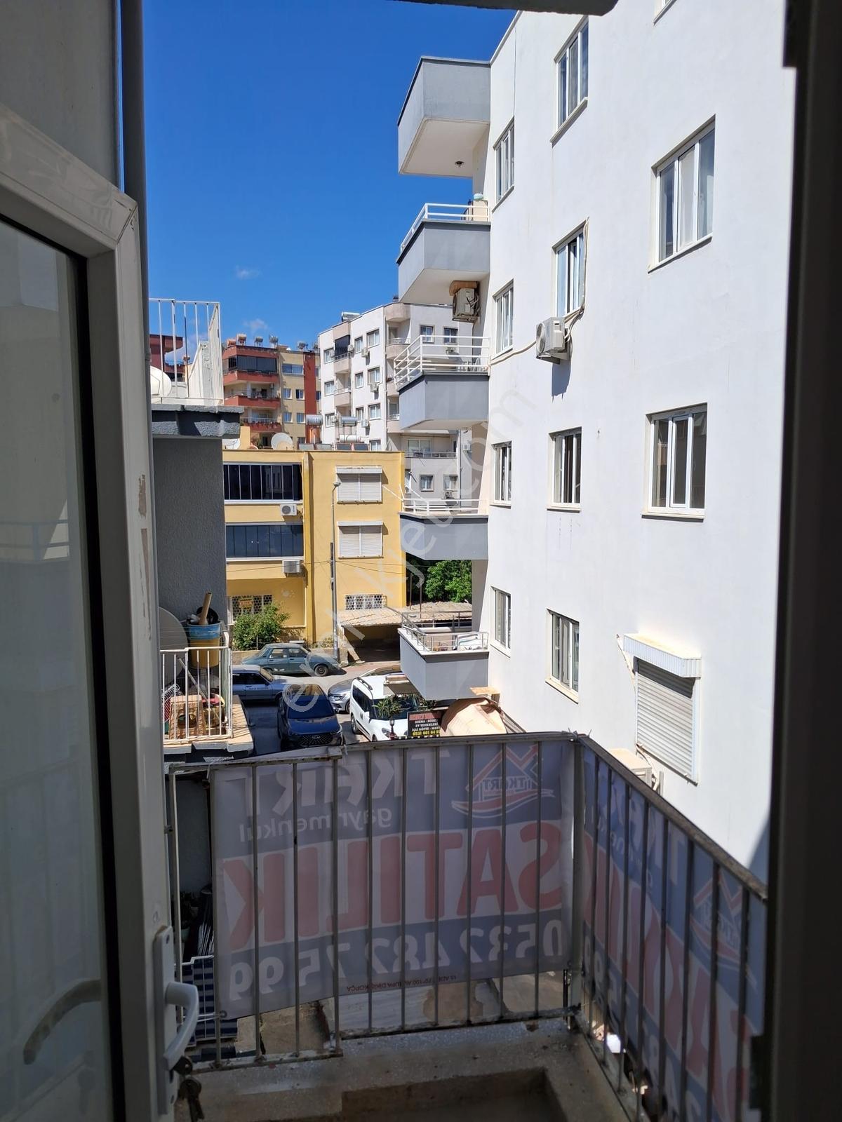 Silifke Gazi Mahallesi Atatürk Caddesinde Geniş 3+1