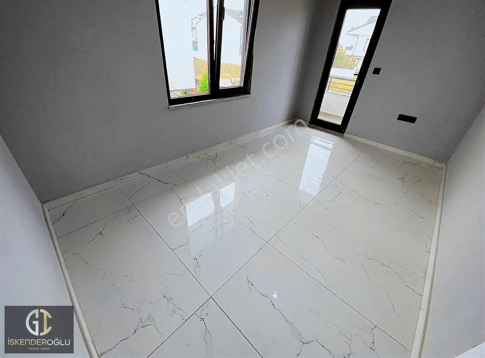 Denize 200 Metre 3+1 Müstalik Girişli Satılık Villa - Görsel 14