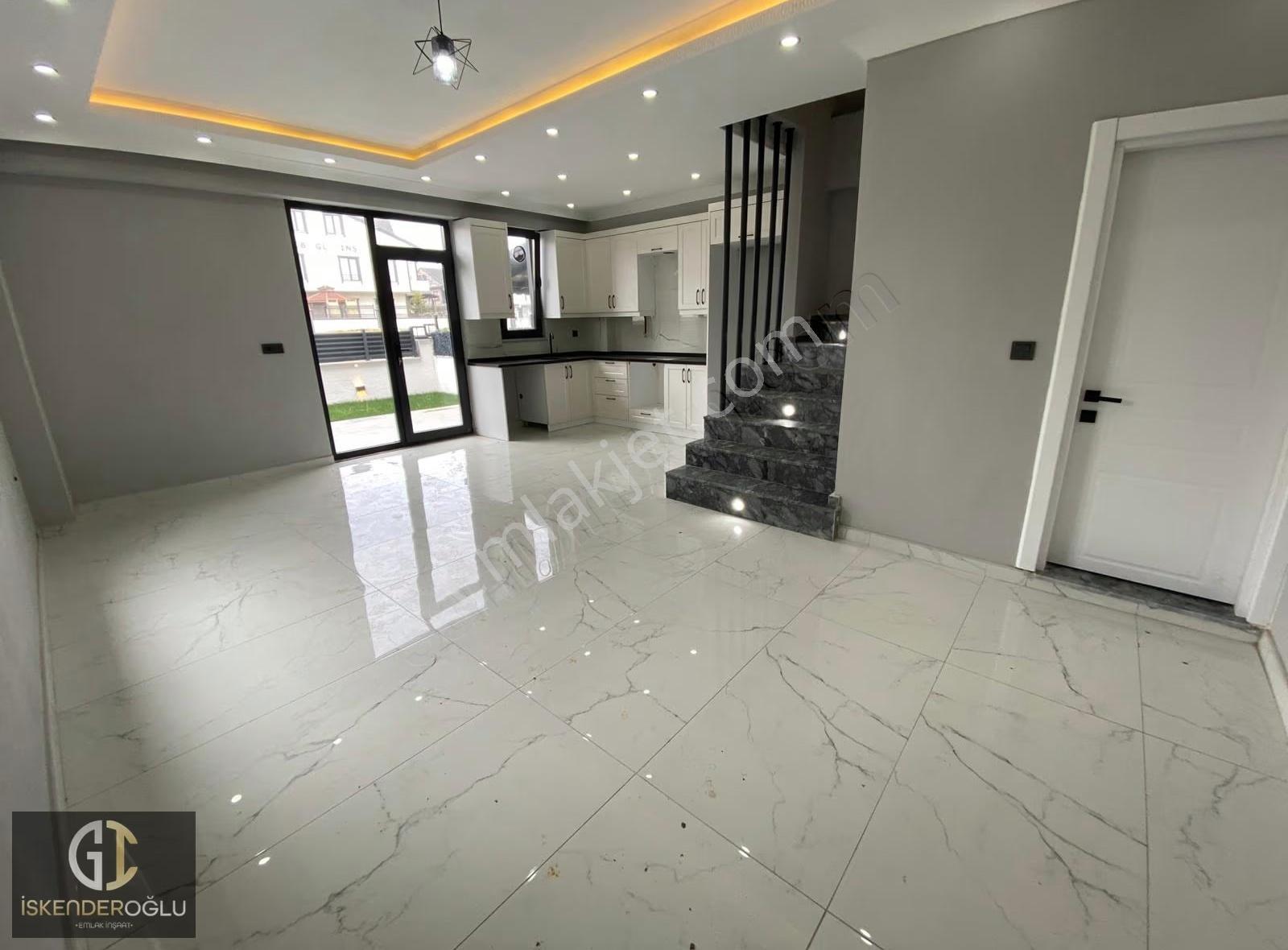 Denize 200 Metre 3+1 Müstalik Girişli Satılık Villa - Görsel 5