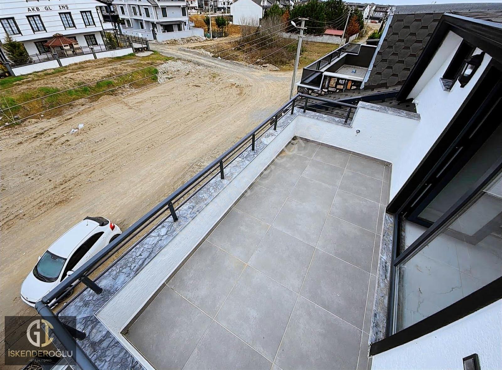 Denize 200 Metre 3+1 Müstalik Girişli Satılık Villa - Görsel 11